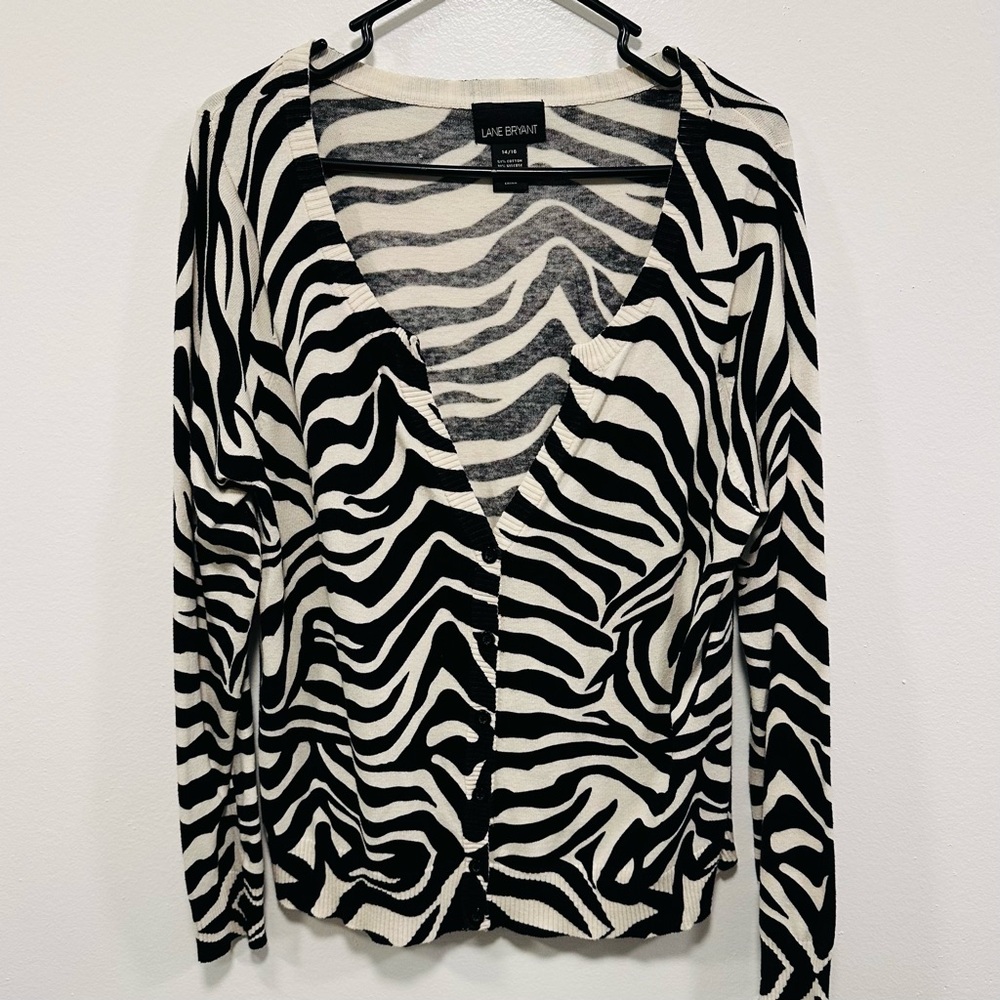 Lane Bryant cardigan sweater! Zebra black and white button up sweater size 14/16